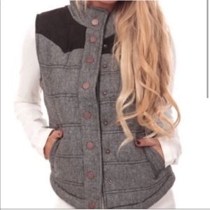 CI Sono gray and black snap button vest